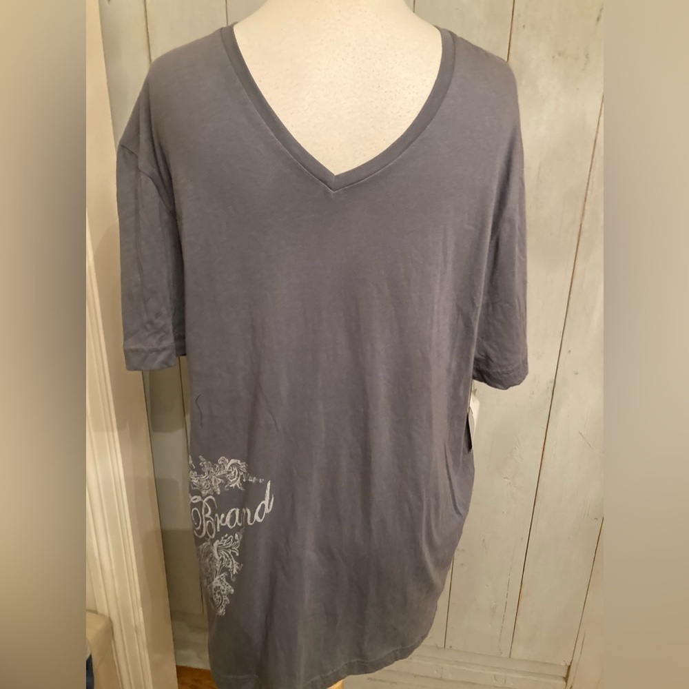 Jimmy'z Since 1984 Sz M Distressed Look Vintage Soft Gray‎ T-shirt V-neck!! NWOT